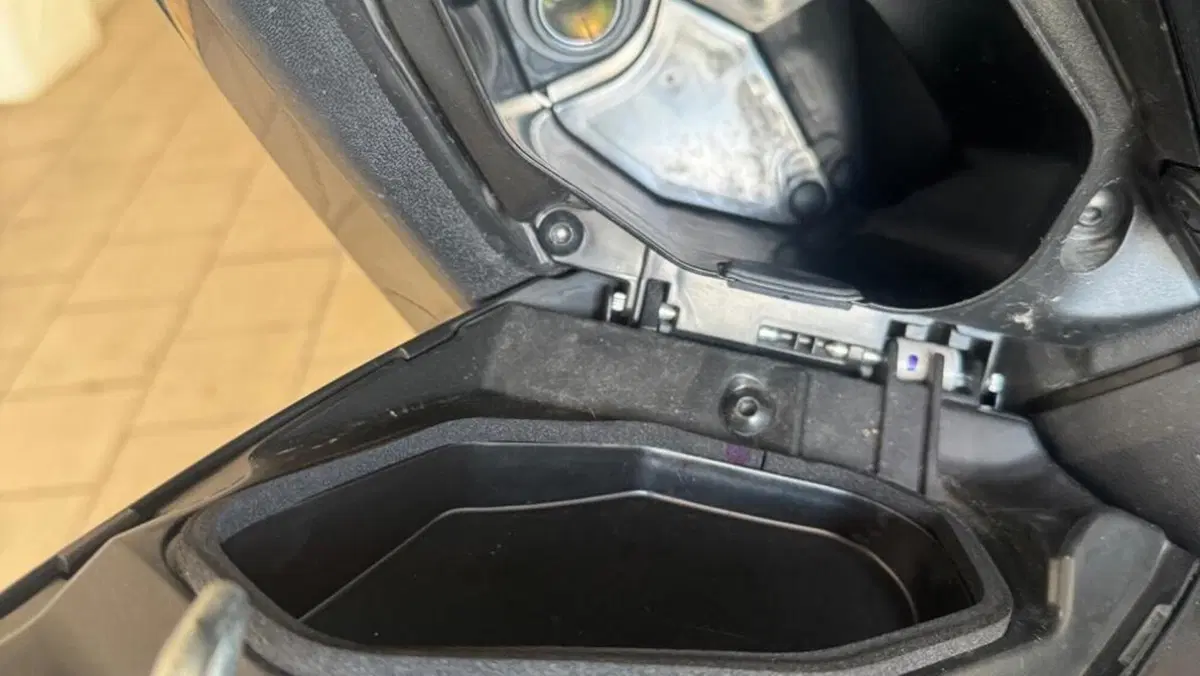Yamaha X-Max 400 Tech Max (2020)  (8)