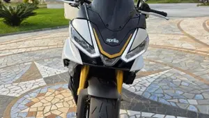 Aprilia Tuono V4 Factory (2021 - 24)  (5)