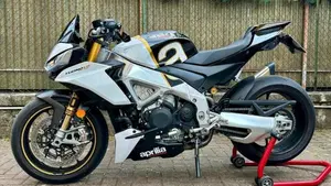 Aprilia Tuono V4 Factory (2021 - 24)  (6)