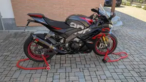 Aprilia RSV4 1100 Factory Speed White (2023 - 24)  (9)