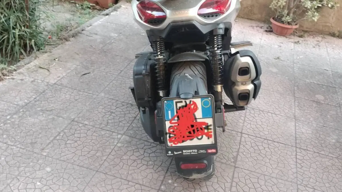 Piaggio Beverly 400 ABS-ASR (2021 - 24)  (2)