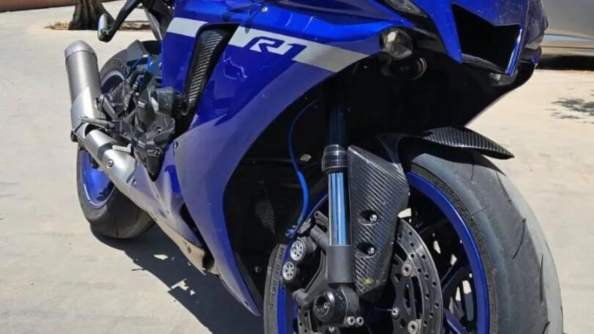 Yamaha YZF R1 (2020 - 25)  (2)