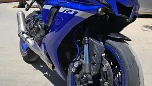 Yamaha YZF R1 (2020 - 25)  (2)