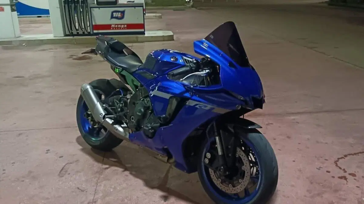 Yamaha YZF R1 (2020 - 25)  (3)