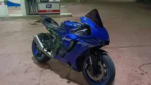 Yamaha YZF R1 (2020 - 25)  (3)