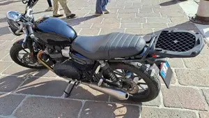 Triumph Street Twin 900 (2017 - 18)  (5)