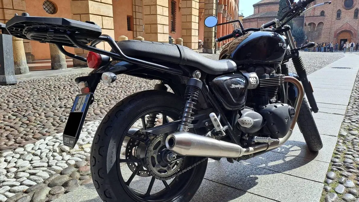 Triumph Street Twin 900 (2017 - 18)  (6)