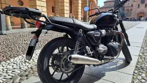 Triumph Street Twin 900 (2017 - 18)  (6)