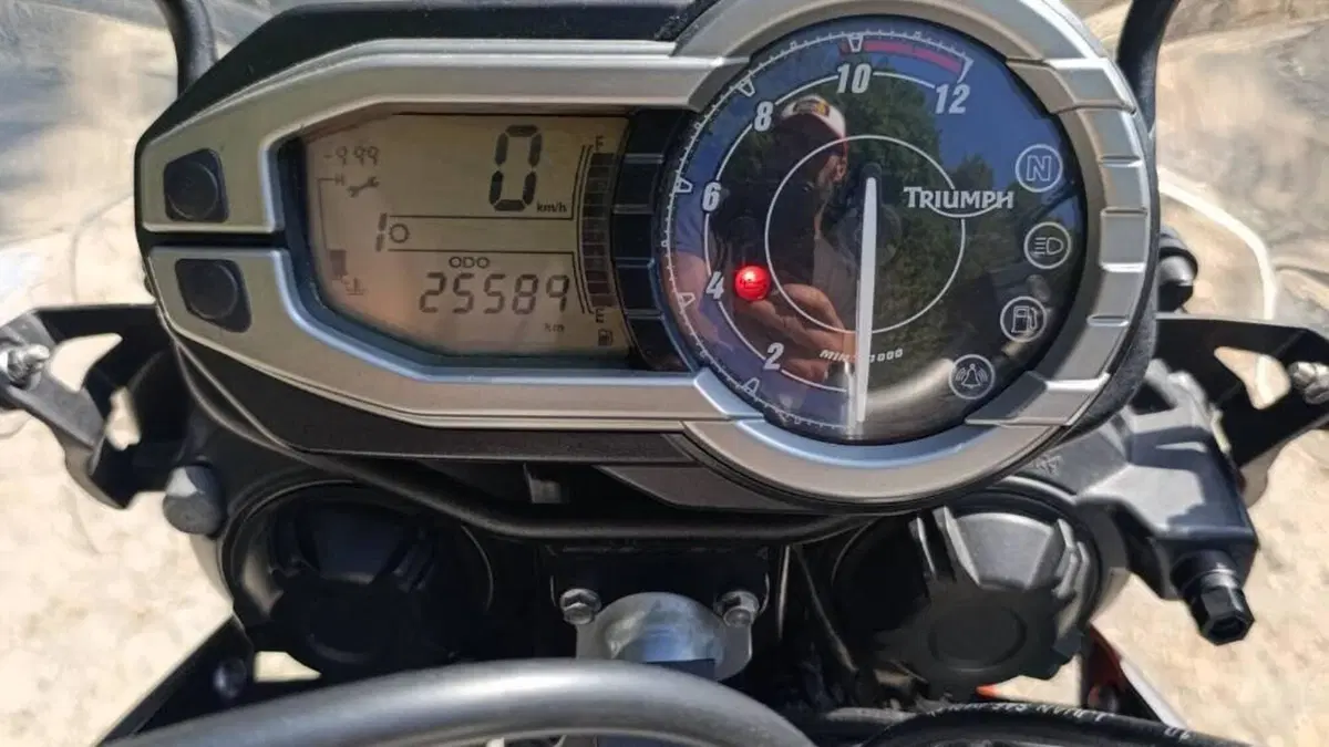 Triumph Tiger 800 XC ABS (2010 - 14)  (9)