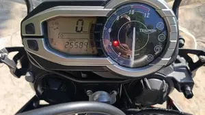 Triumph Tiger 800 XC ABS (2010 - 14)  (9)