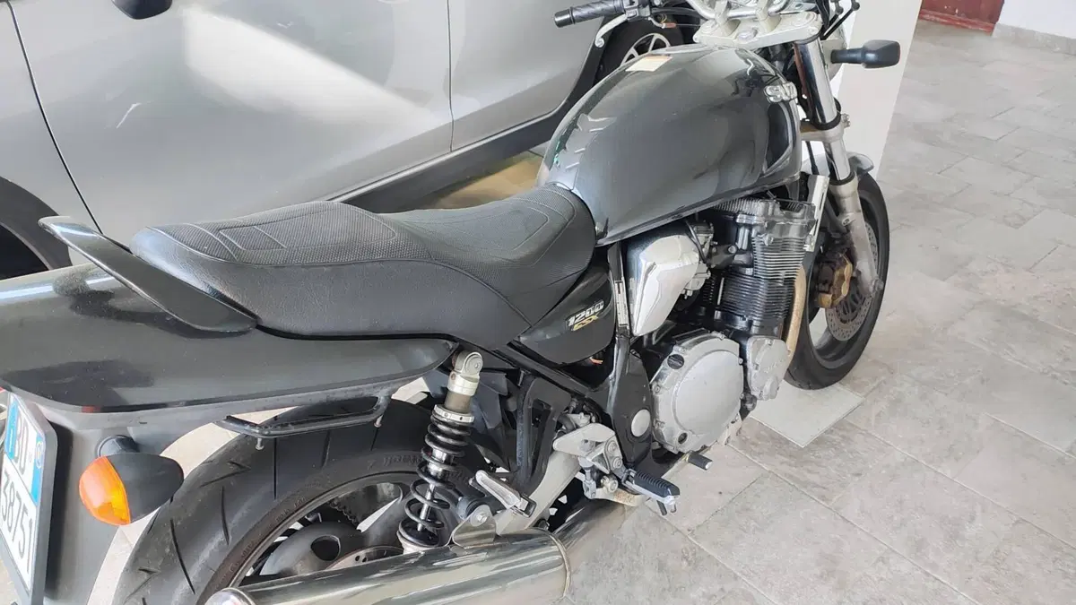 Suzuki GSX 1200  (7)