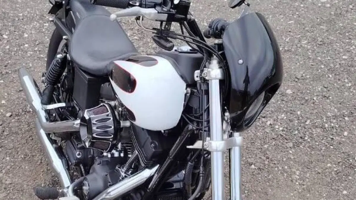 Harley-Davidson 1450 Super Glide T-Sport (2001 - 03) - FXDXT  (2)