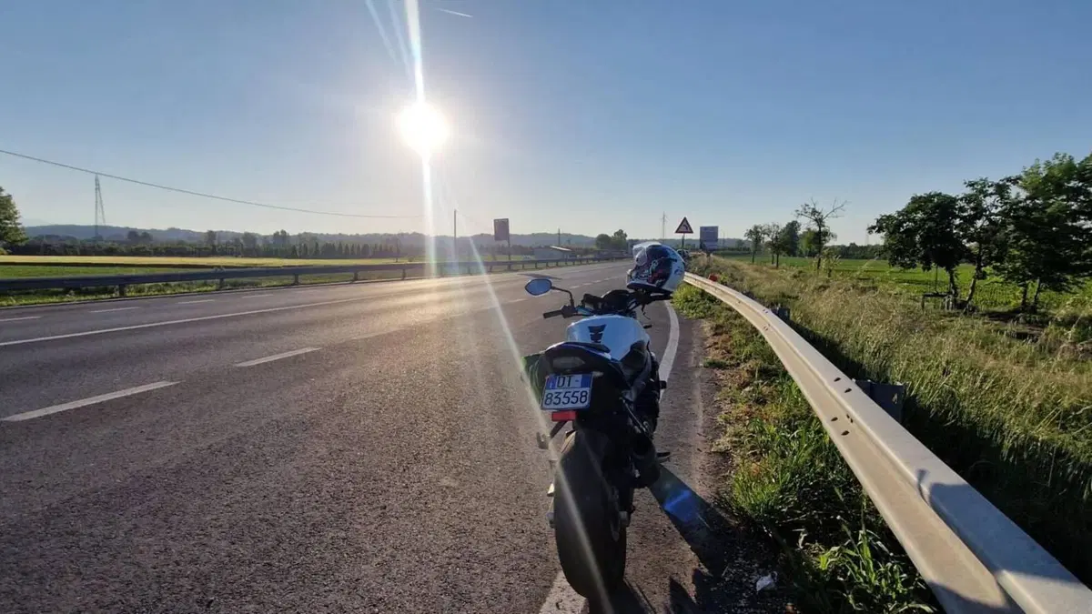 Suzuki GSR 750 (2010 - 15) 
