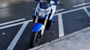 Suzuki GSR 750 (2010 - 15)  (2)