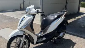 Piaggio Medley 125 ABS (2021 - 24)  (2)