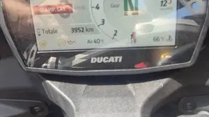 Ducati Panigale V2 S (2025 - 26)  (6)