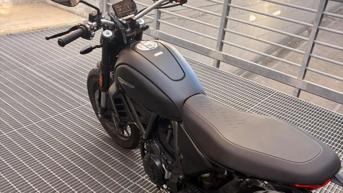 Ducati Scrambler 800 Icon Dark (2025 - 26)  (2)