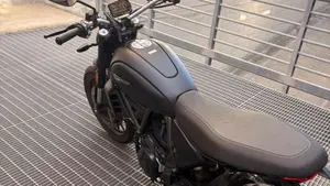 Ducati Scrambler 800 Icon Dark (2025 - 26)  (2)