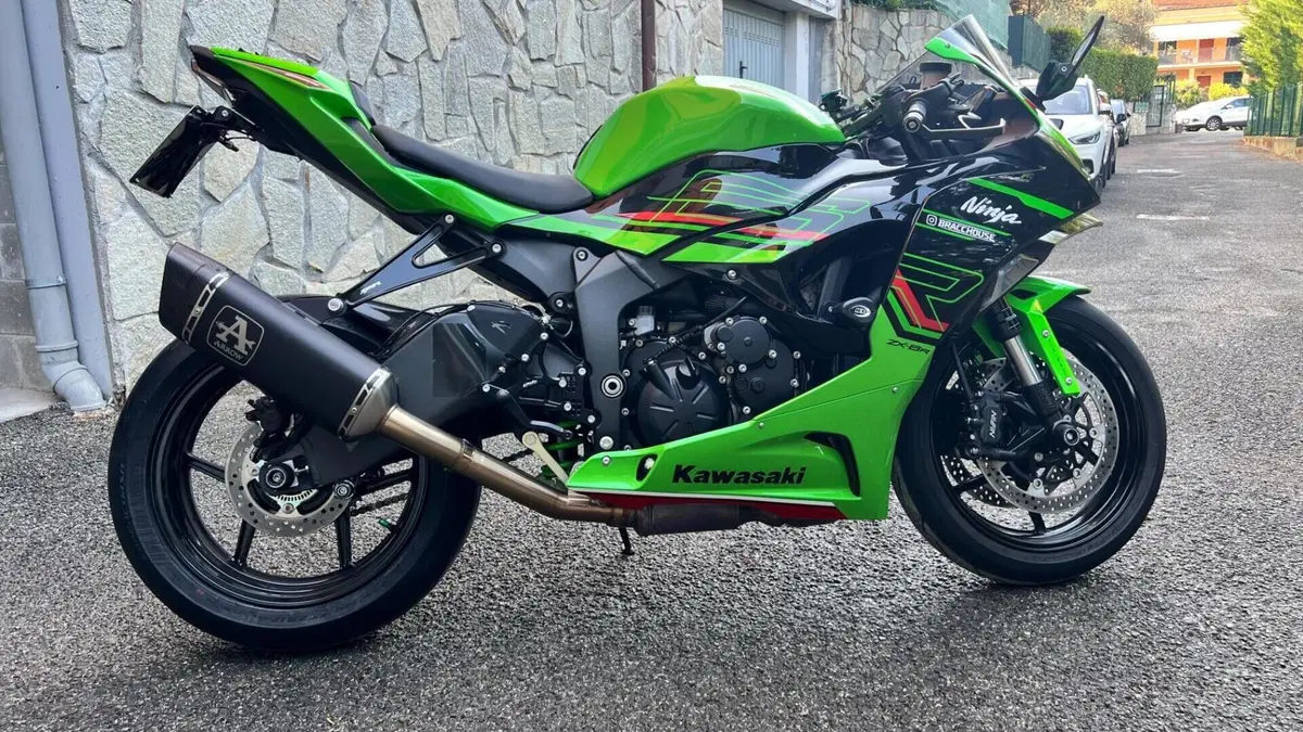 Kawasaki Ninja 636 ZX-6R (2024 - 26)  (2)