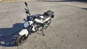 Suzuki Gladius 650 SFV (2009 - 15)  (2)