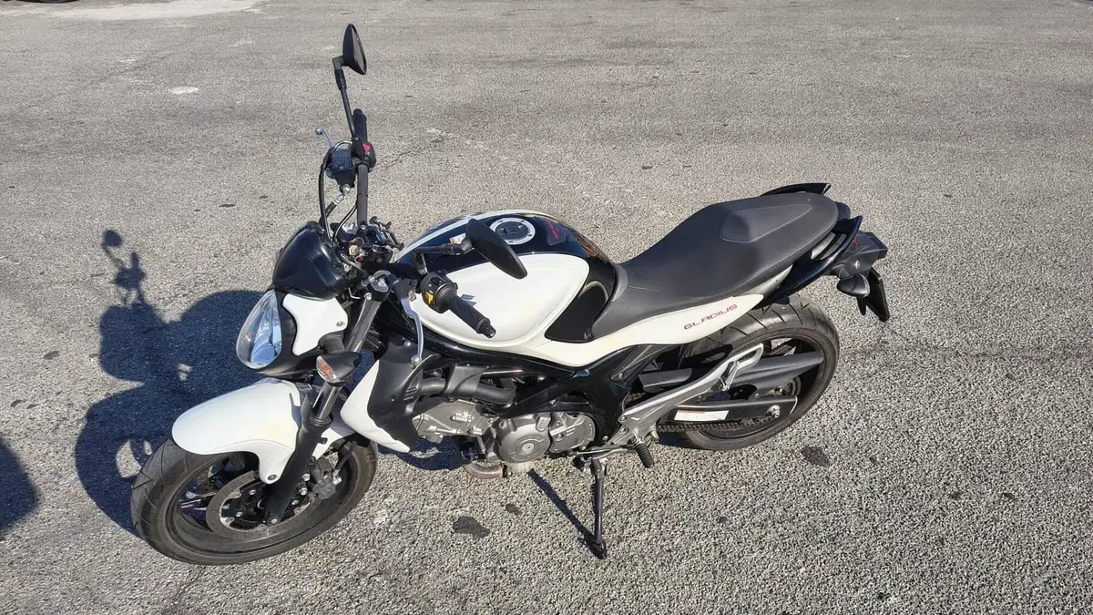 Suzuki Gladius 650 SFV (2009 - 15) 