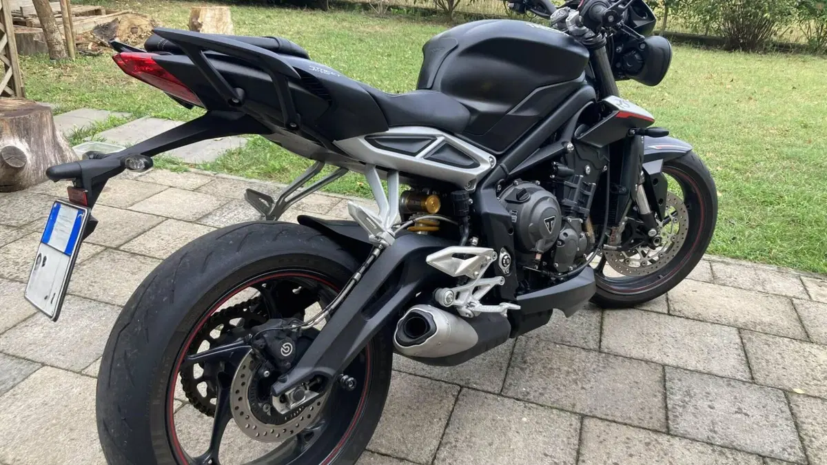 Triumph Street Triple RS (2017 - 19)  (6)
