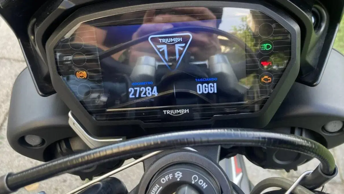 Triumph Street Triple RS (2017 - 19)  (7)