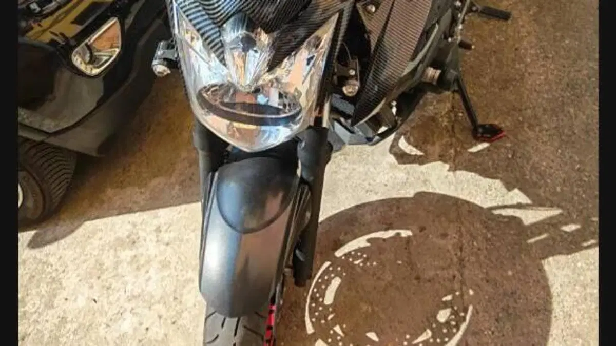 Yamaha XJ6 SP ABS (2013)  (2)