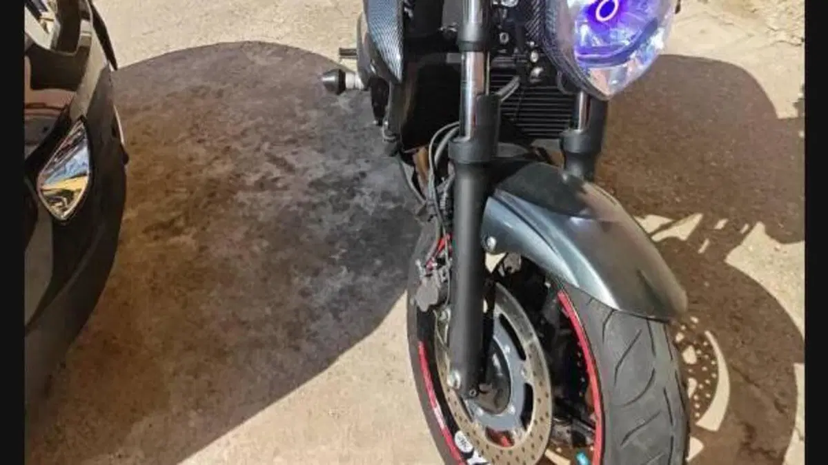 Yamaha XJ6 SP ABS (2013)  (6)