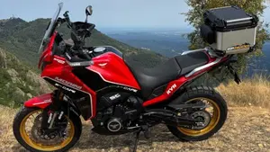Moto Morini X-Cape 650 Gold Wheels Edition (2022 - 26)  (2)