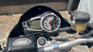 Triumph Street Triple R (2009 - 12)  (8)