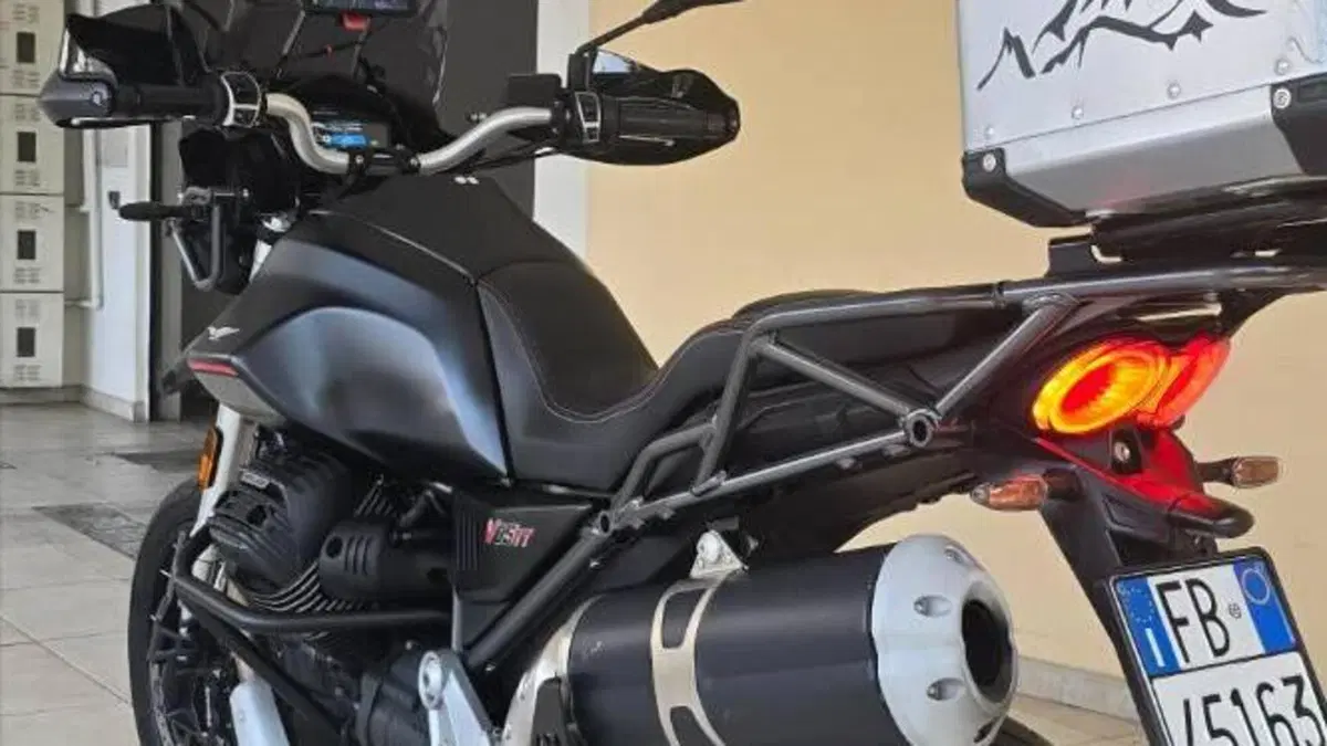Moto Guzzi V85 TT (2021 - 23)  (5)