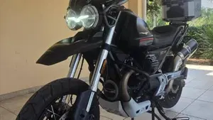 Moto Guzzi V85 TT (2021 - 23)  (11)