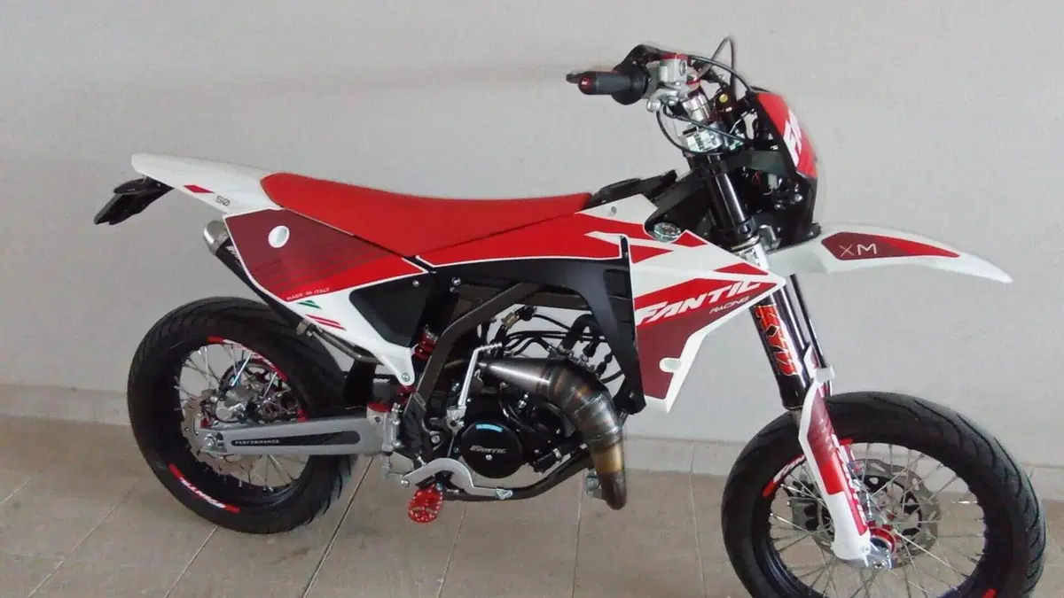 Fantic Motor Motard 50 Performance 2t (2020)  (2)