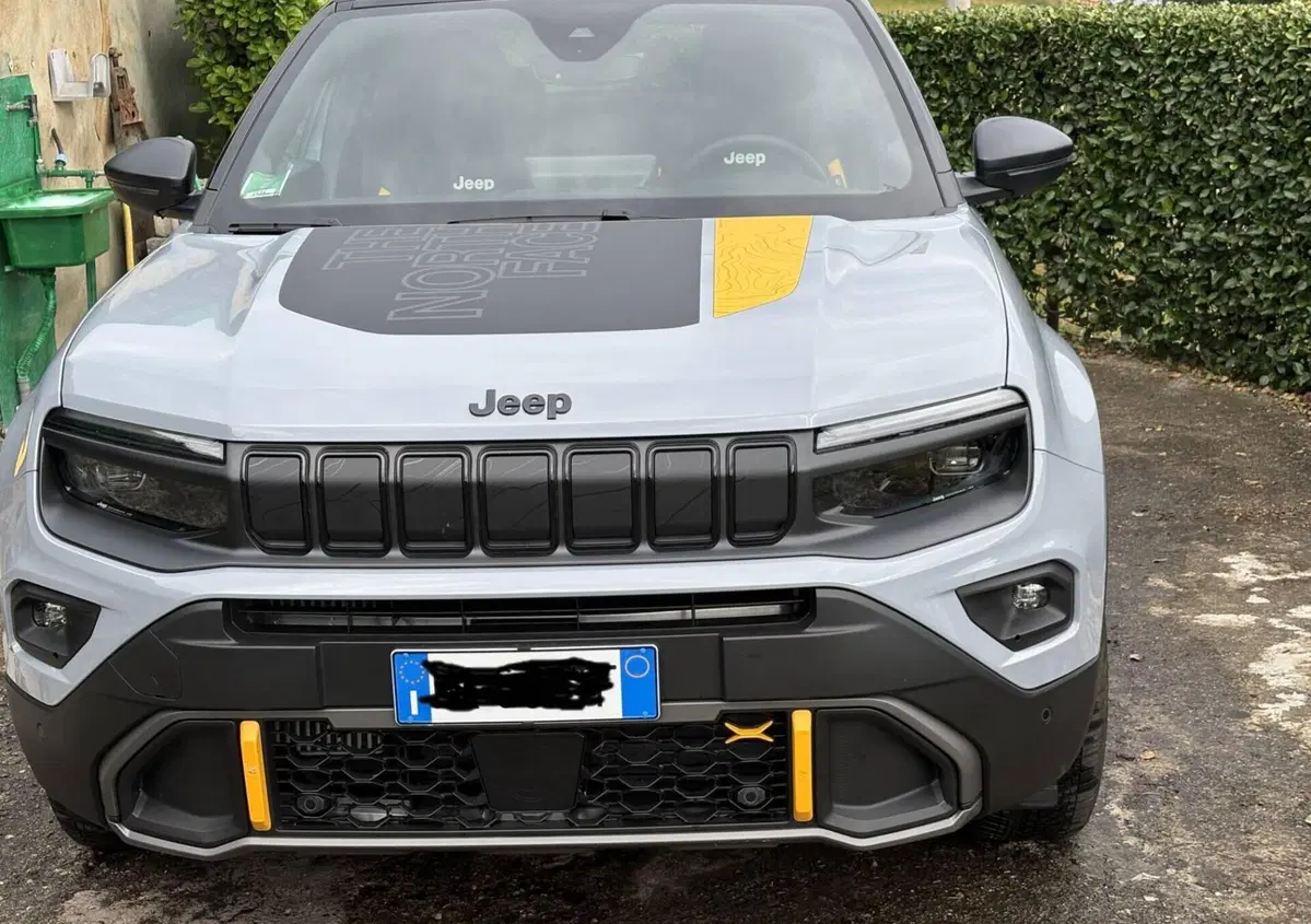 Jeep Avenger 1.2 turbo e-hybrid mhev The North Face 4xe 145cv edct6