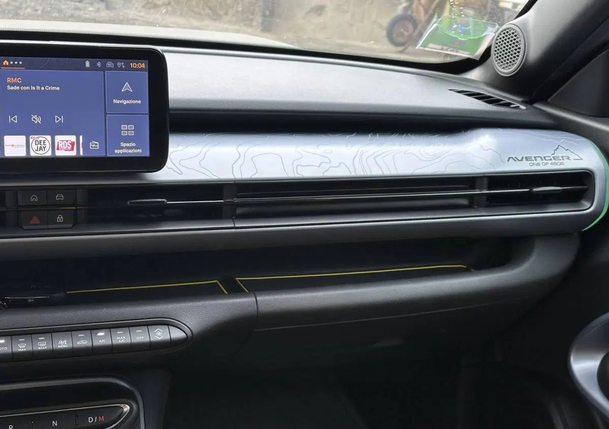 Jeep Avenger 1.2 turbo e-hybrid mhev The North Face 4xe 145cv edct6 (7)