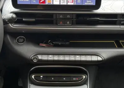 Jeep Avenger 1.2 turbo e-hybrid mhev The North Face 4xe 145cv edct6 (11)