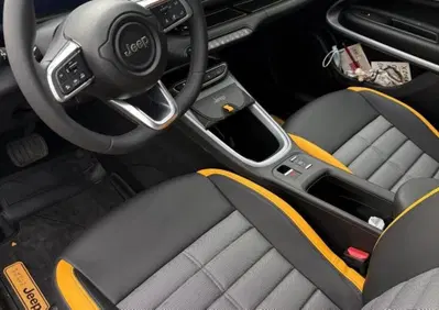 Jeep Avenger 1.2 turbo e-hybrid mhev The North Face 4xe 145cv edct6 (12)