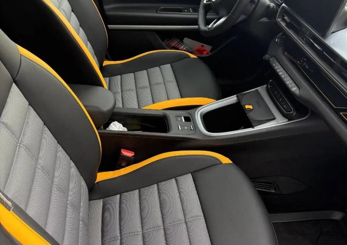 Jeep Avenger 1.2 turbo e-hybrid mhev The North Face 4xe 145cv edct6 (15)