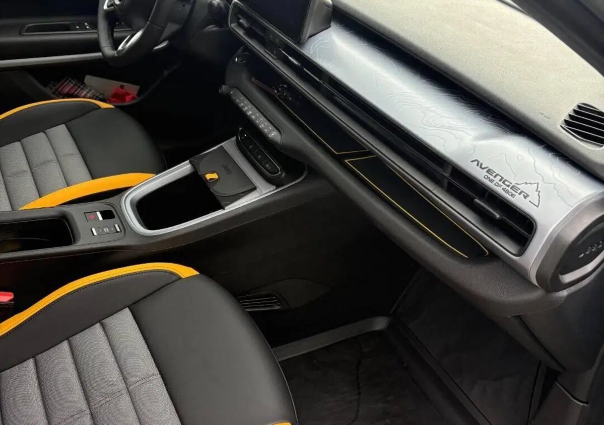 Jeep Avenger 1.2 turbo e-hybrid mhev The North Face 4xe 145cv edct6 (16)