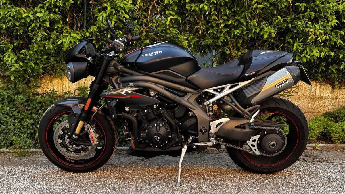Triumph Speed Triple 1050 RS (2018 - 20)  (6)