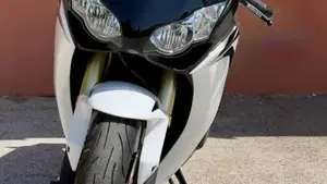 Honda CBR 1000 RR Fireblade (2008 - 11)  (3)