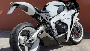 Honda CBR 1000 RR Fireblade (2008 - 11)  (5)