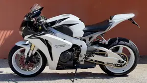 Honda CBR 1000 RR Fireblade (2008 - 11)  (8)