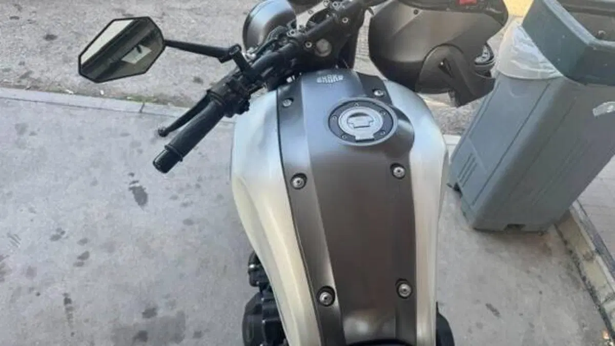 Yamaha XSR 900 ABS (2016 - 20)  (12)
