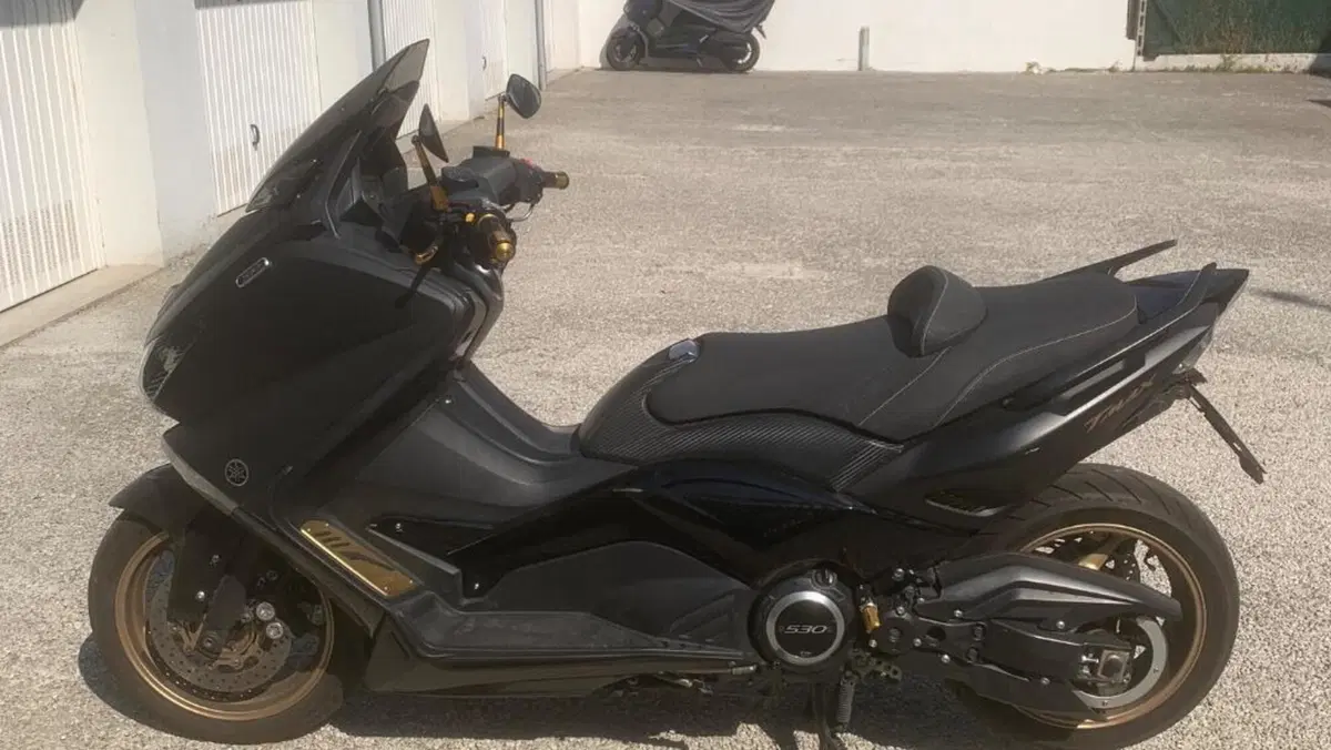 Yamaha T-Max 530 Black Max ABS (2012 - 14)  (2)