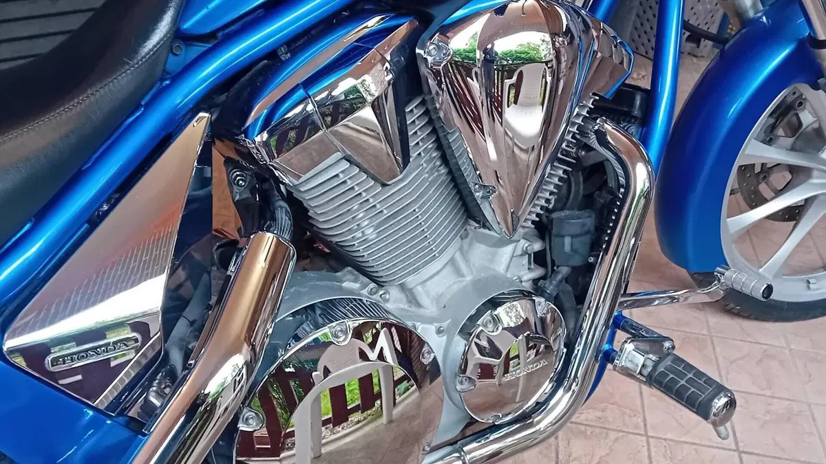 Honda VT 1300 CX (2009 - 16)  (9)