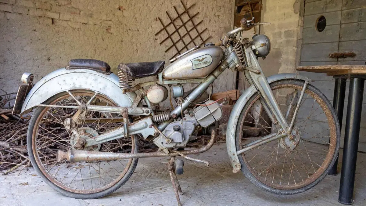 Moto Guzzi   (2)