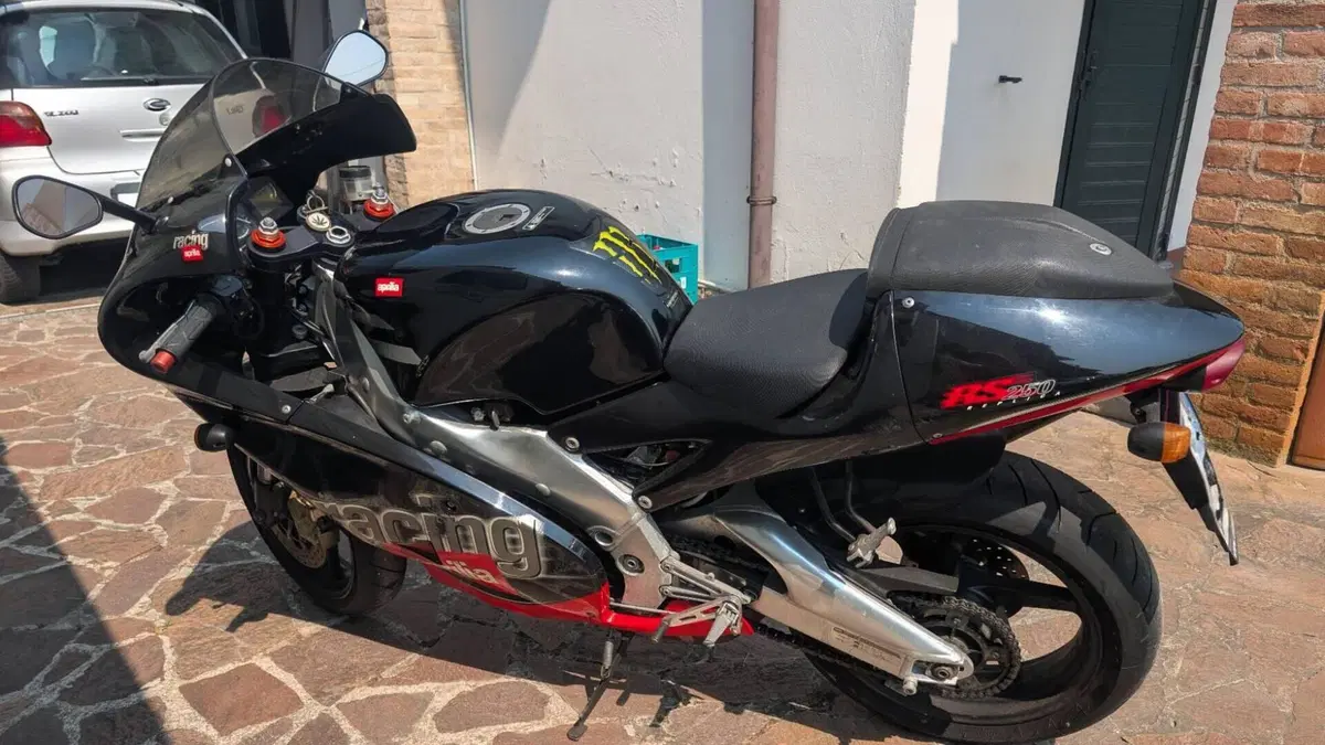 Aprilia   (4)