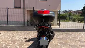 Yamaha T-Max 560 (2022 - 24)  (2)